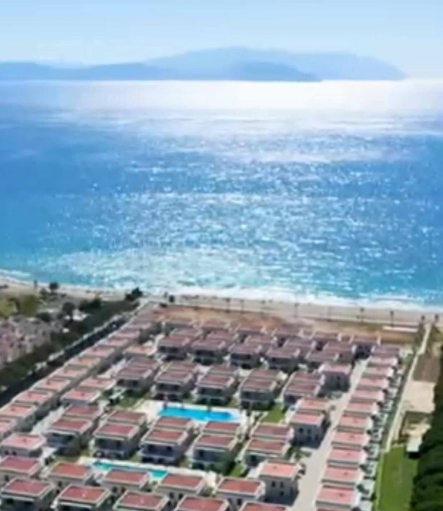 Villa de 4 chambres à vendre à Kuşadası Soğucak – Front de m, Ville, Maison d'habitation, 4 pièces, Kuşadası