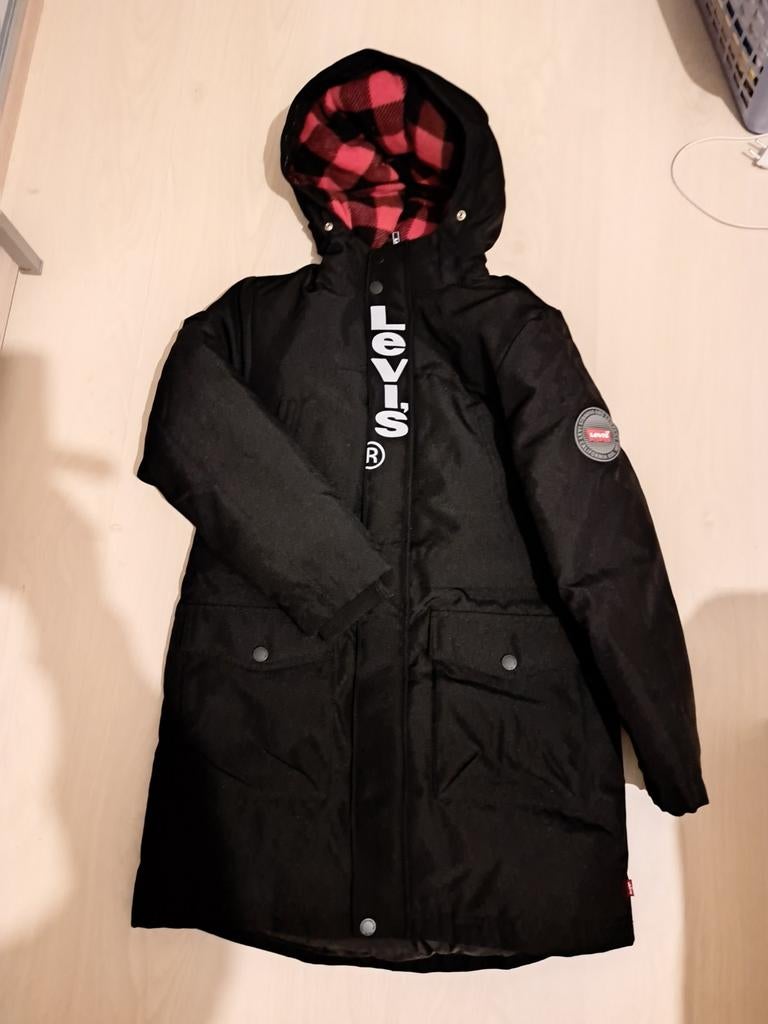 Levis winterjas nieuw, Enlèvement