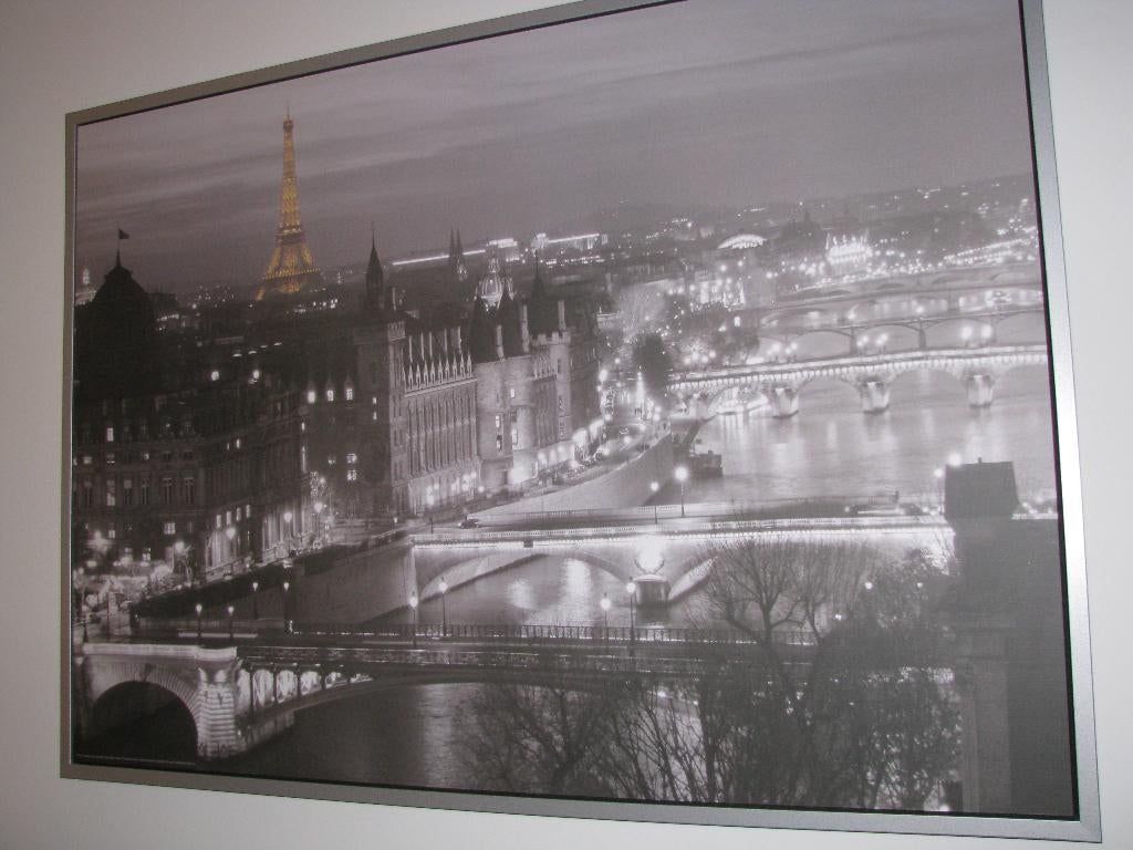 Zwart wit foto met geel verlichte Eifeltoren - Parijs, Huis en Inrichting, Ophalen, Gebruikt, 125 cm of meer, Foto of Poster
