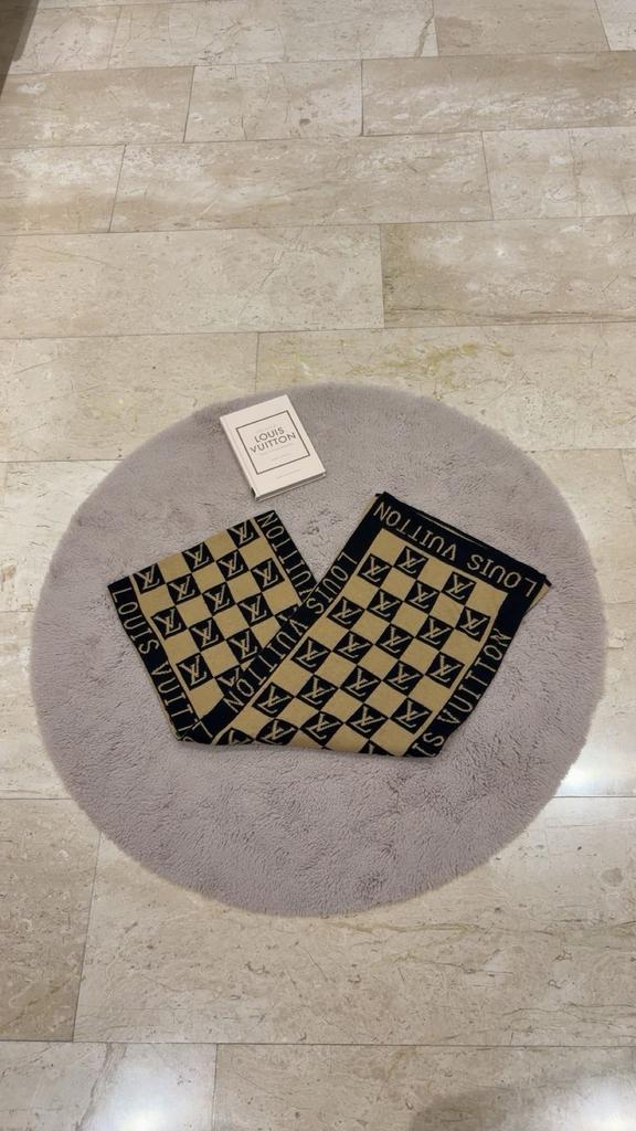 Écharpe Louis Vuitton, Vêtements | Femmes, Enlèvement ou Envoi, Neuf