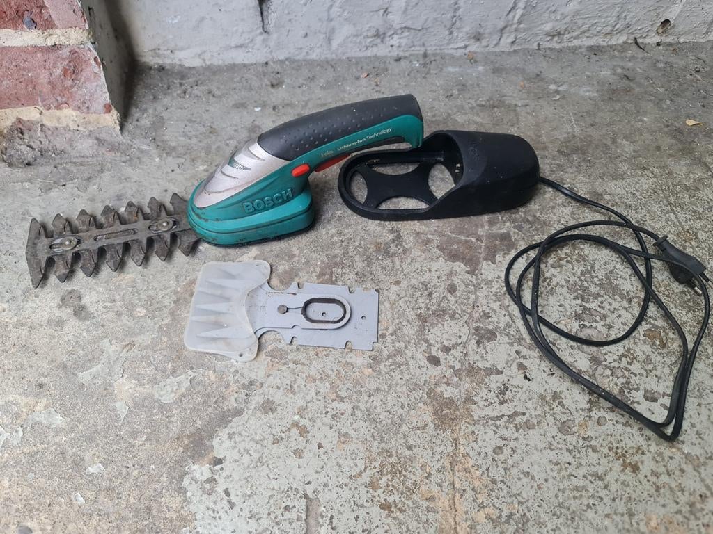 Bosch oplaadbare heggenschaar met 2e mes, Ophalen of Verzenden, Gebruikt