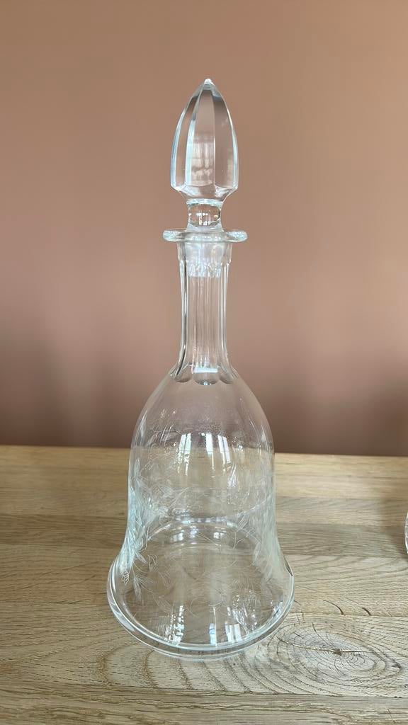 Carafe en cristal de Bohême, finement découpée, Enlèvement