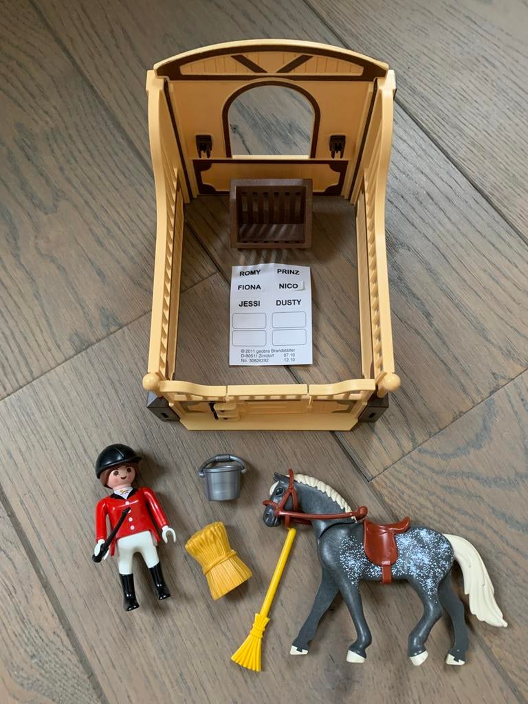 Playmobil - Paardenboxen 5108 Shire & 5110 Trakehner, Ophalen of Verzenden, Gebruikt