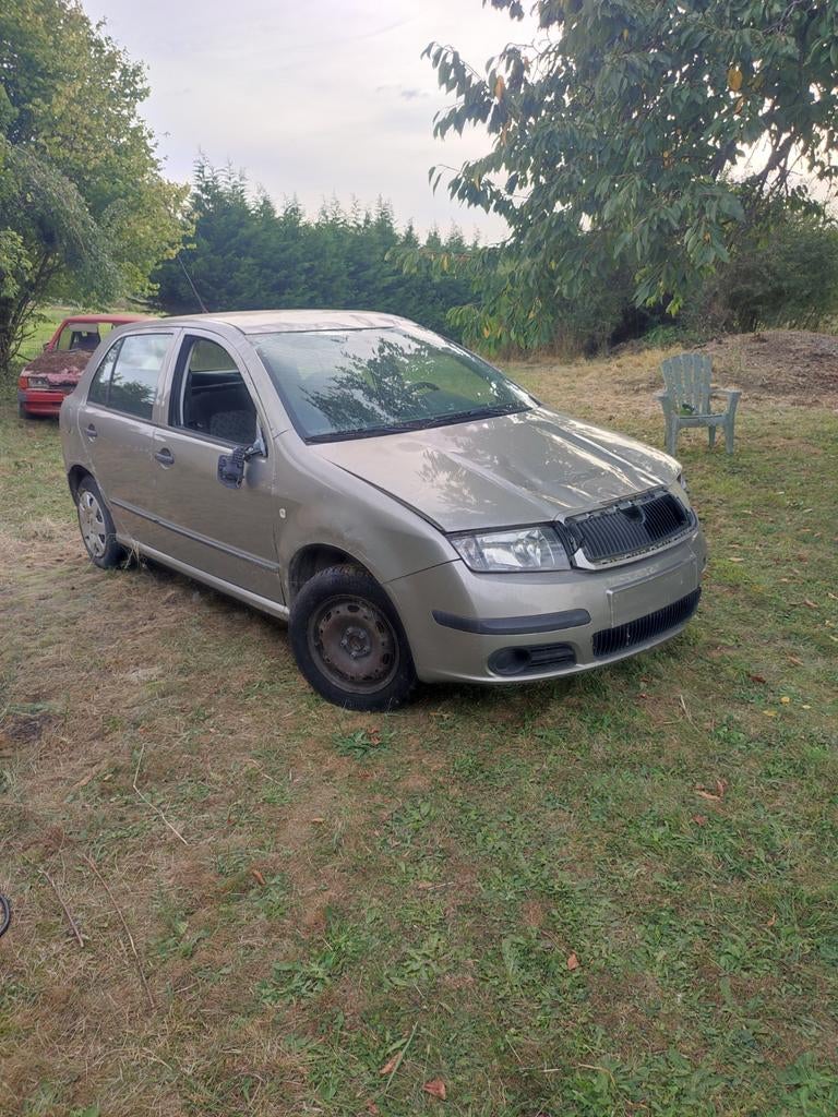 skoda fabia 12i accidenté, Autos, Achat, 5 portes, 5 places, Particulier