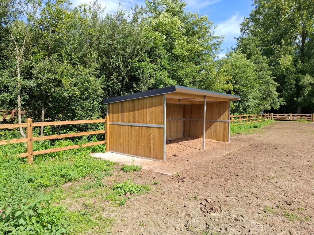Schuilstallen  buitenstallen. Weide stallen schutstal boxen, Dieren en Toebehoren