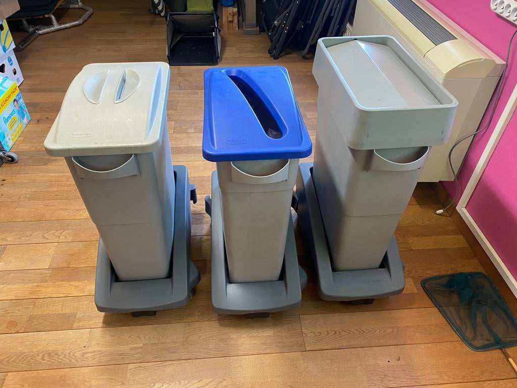 3 vuilbakken Rubbermaid, Huis en Inrichting, Ophalen, Gebruikt, Kunststof