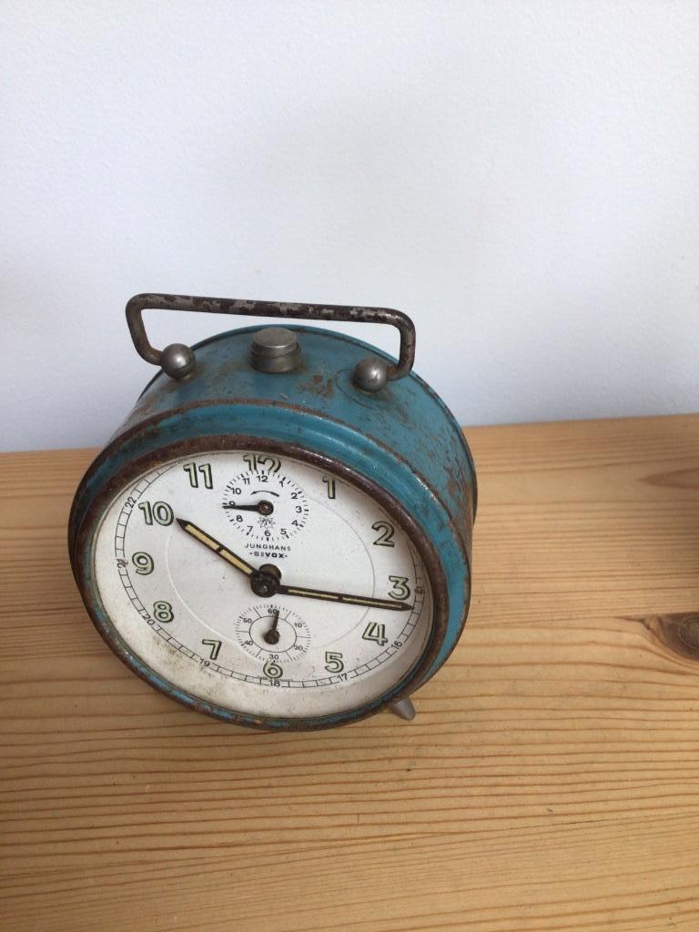 Réveil junghans bivox, Enlèvement