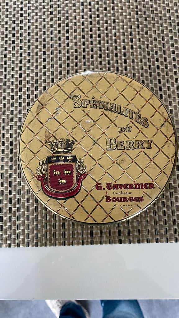 Ancienne boîte en fer blanc de spécialités de baies, Enlèvement ou Envoi