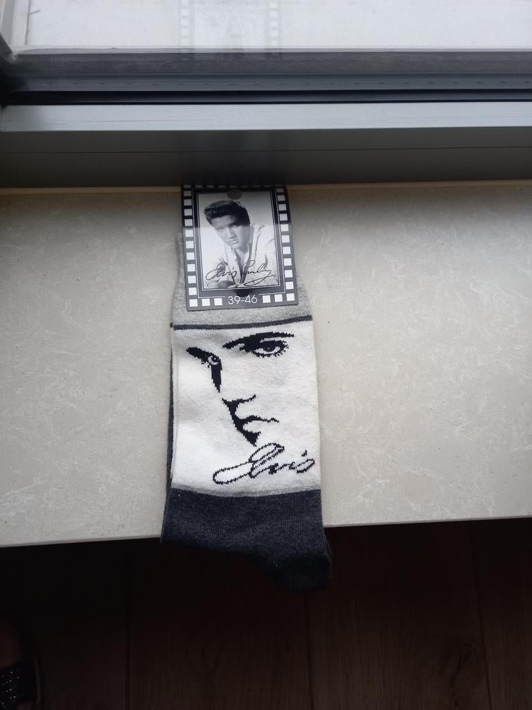 NIEUWE HERENSOKKEN MET AFBEELDING ELVIS PRESLEY, Ophalen