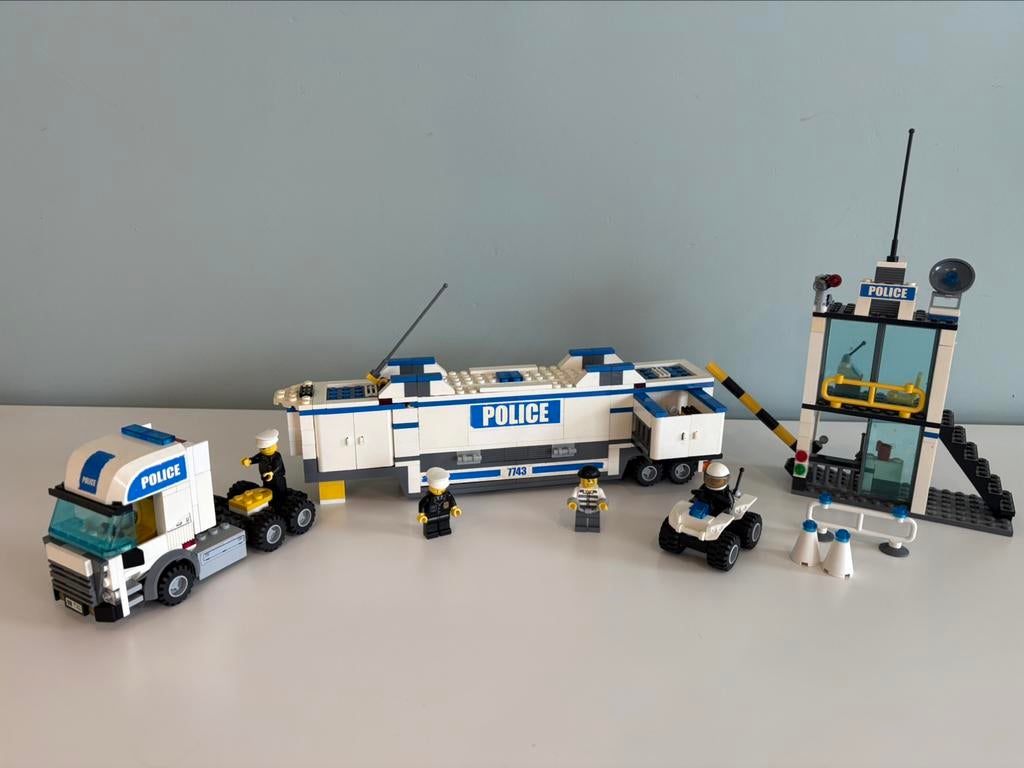 Camion de police Lego City 7743, Enlèvement ou Envoi, Utilisé