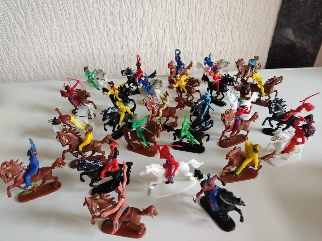 Indianen en cowboy's met paard 28 stuks Vintage Retro, Ophalen, Gebruikt