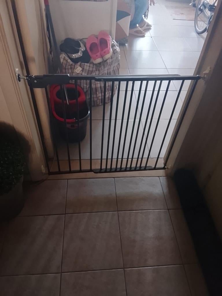 Zo goed als nieuw baby rek /honden rek, Ophalen