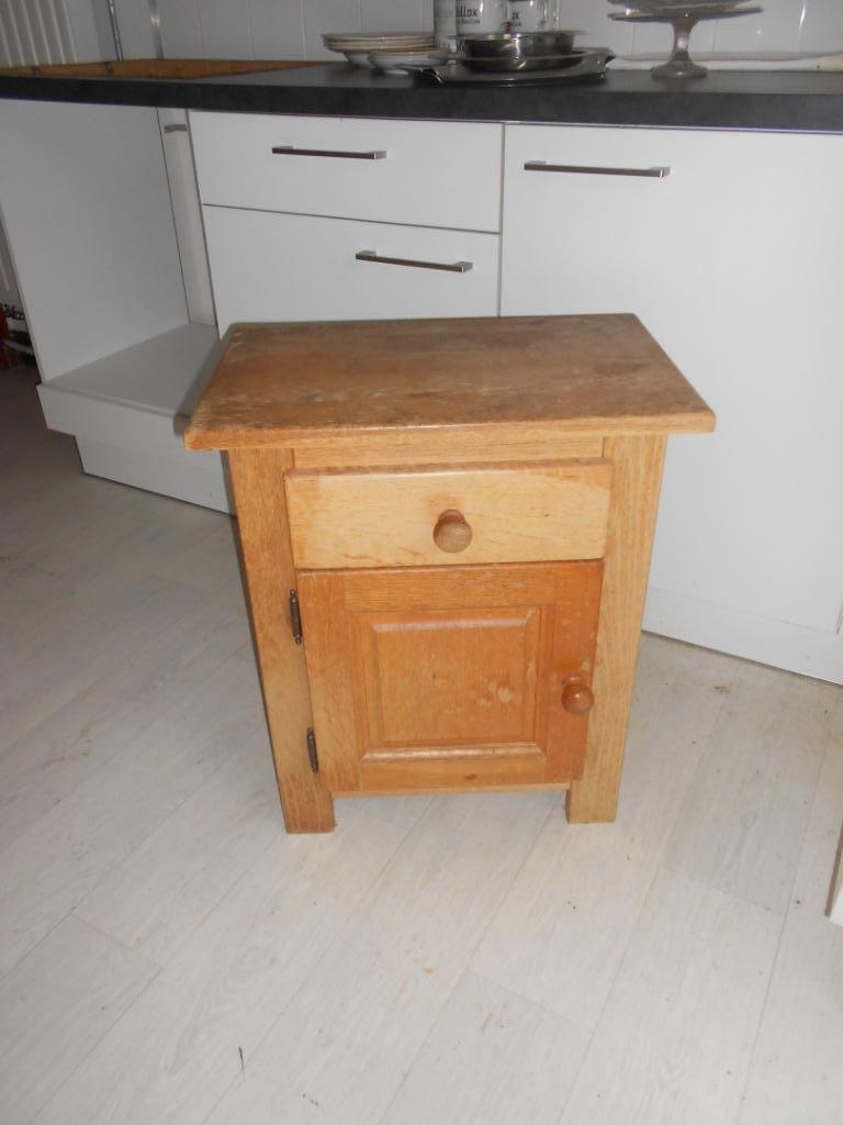 houten nachtkastje, Ophalen, Gebruikt