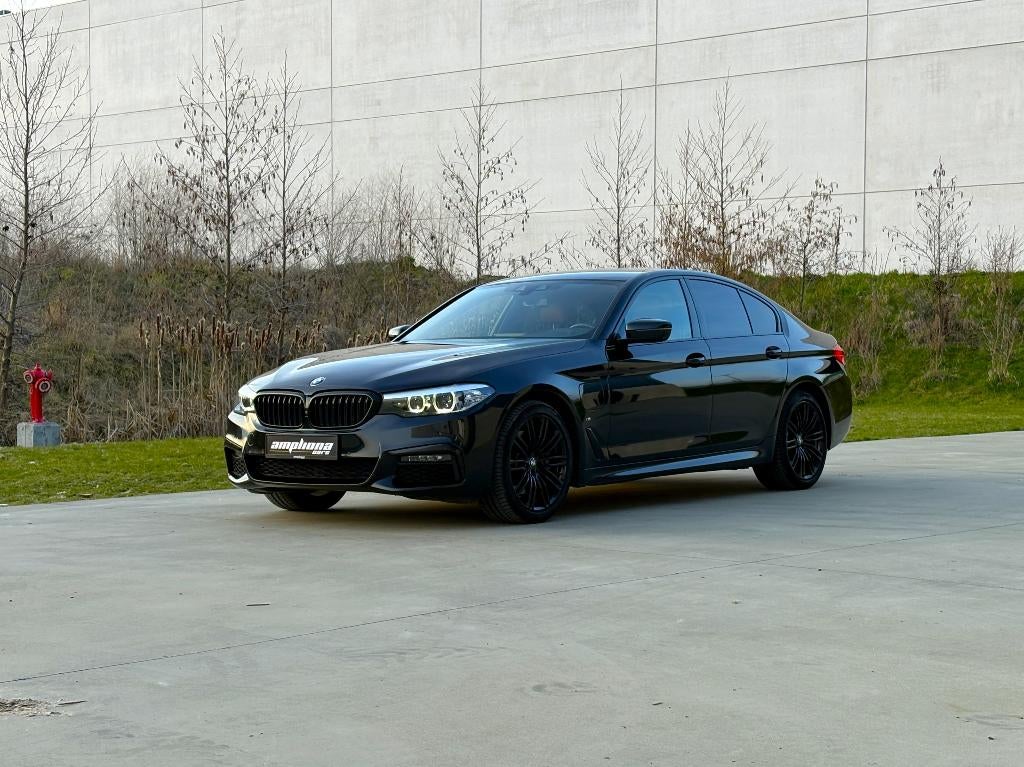 BMW 530e Mpack PHEV   Midnight black with Cognac glow, Auto's, Automaat, Achterwielaandrijving, 218 kW, Euro 6