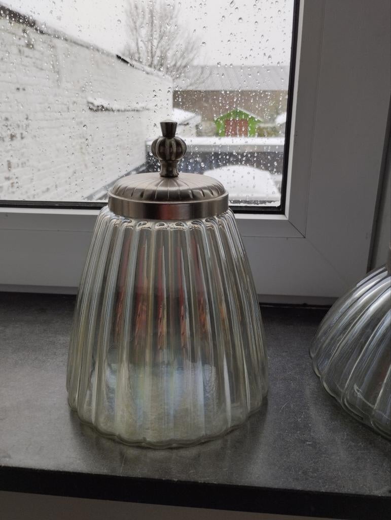 Glazen potten met ijzeren deksel. Komen afhalen., Ophalen