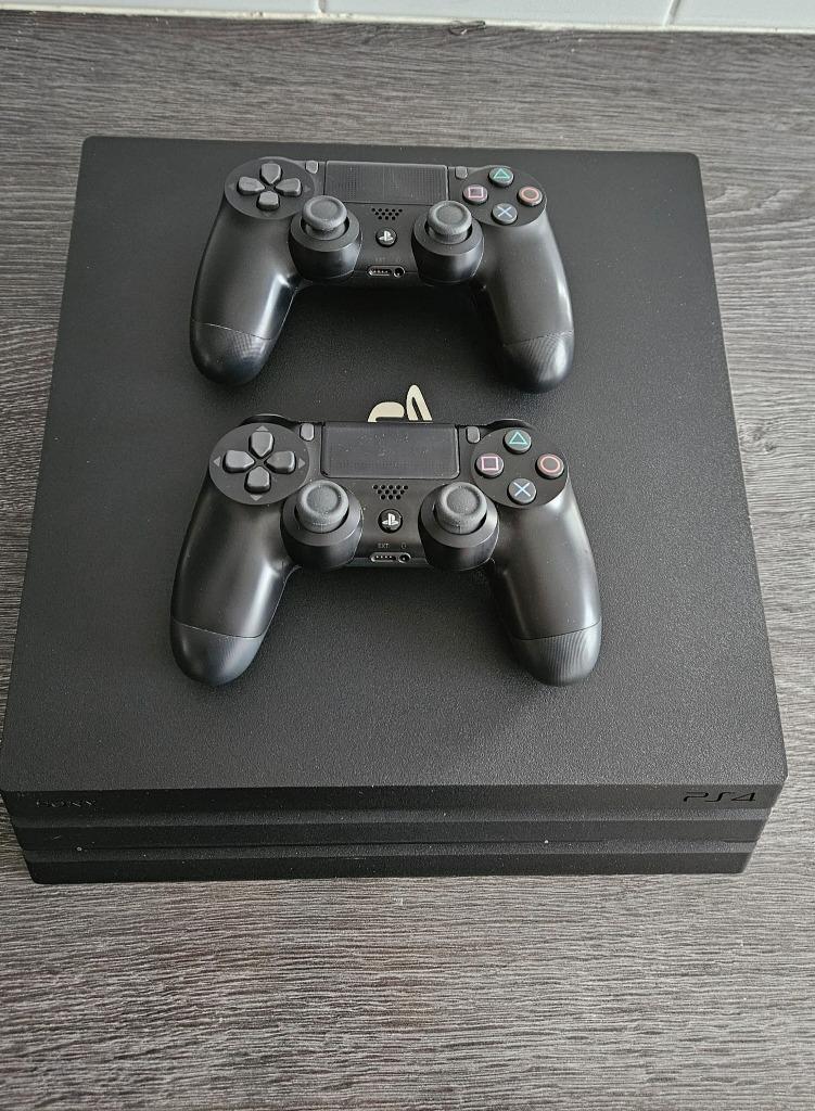 Playstation PS4 pro + 2 controllers + Nacon gamingcontroller, Games en Spelcomputers, Spelcomputers | Sony PlayStation 4, Ophalen of Verzenden