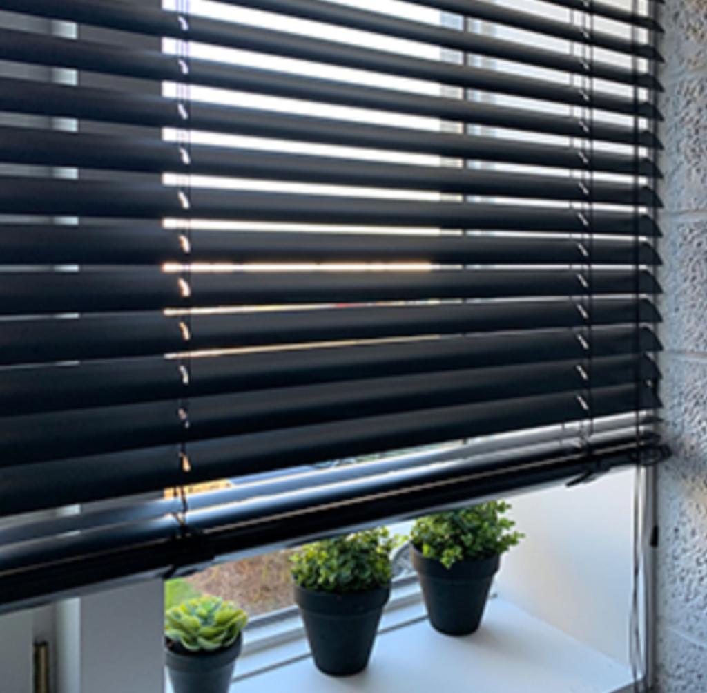 1 Lamel Zwart aluminium. Koopje, Huis en Inrichting, Ophalen, Nieuw, Zwart