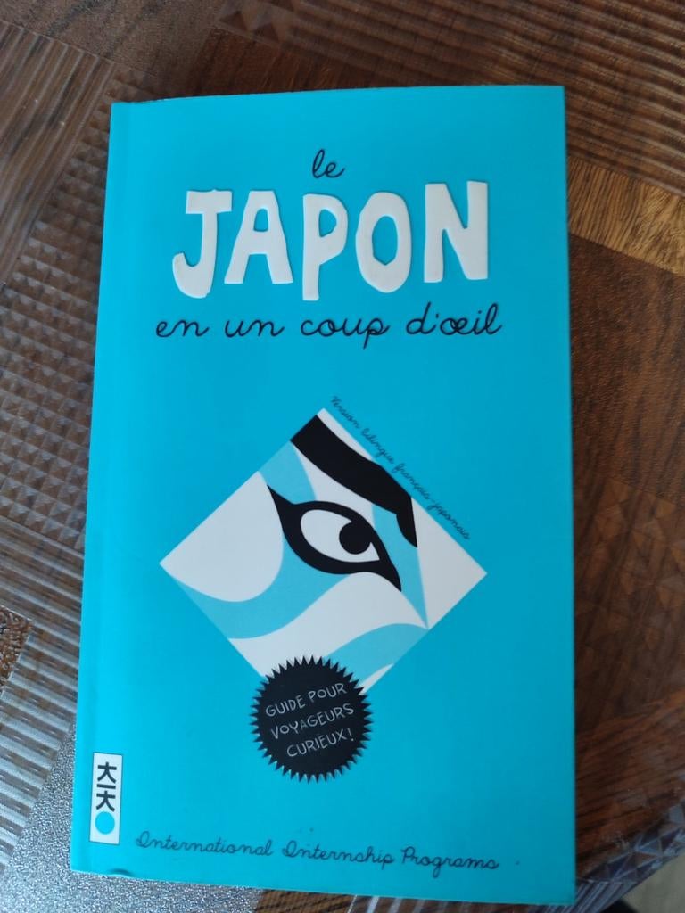 Le Japon en un coup d'œil, Ophalen of Verzenden, Zo goed als nieuw