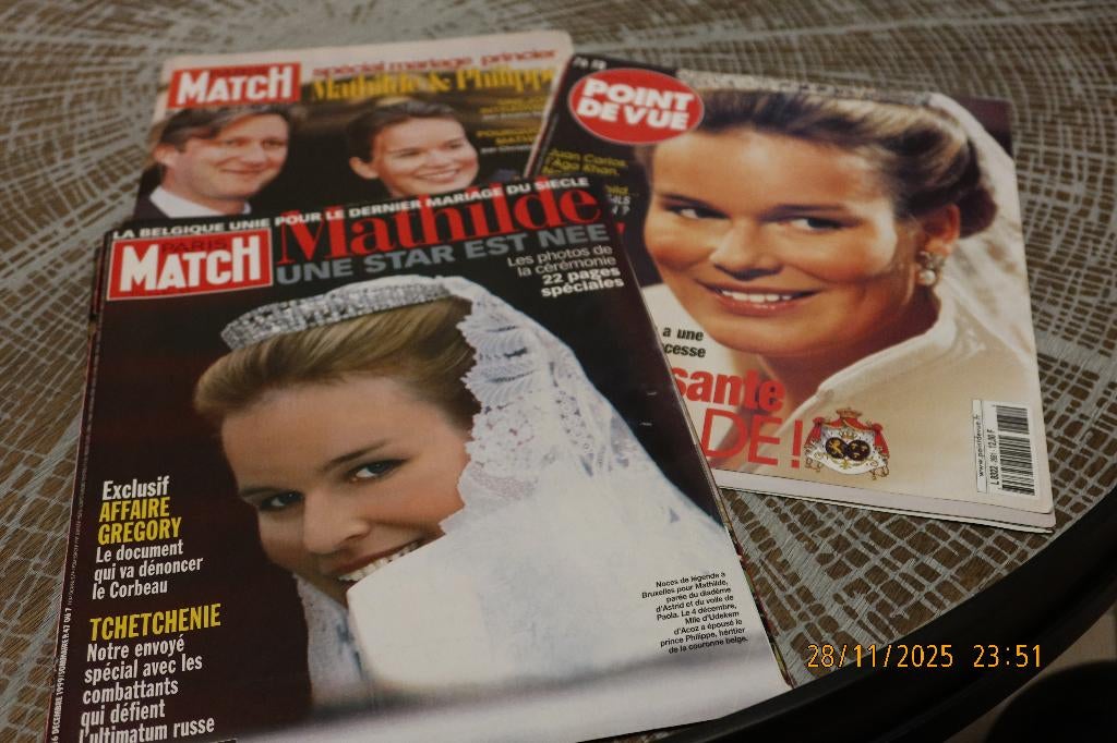 MAGAZINES ou coupures familles Royales Belgique, Enlèvement, Journal ou Magazine