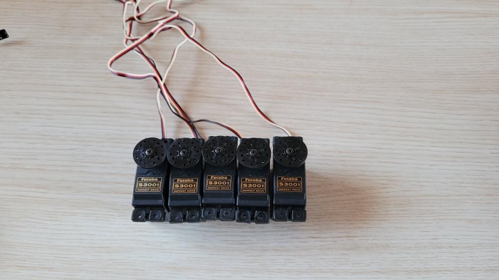 servos Futaba S3001 (nouveau), Hobby & Loisirs créatifs, Enlèvement ou Envoi, Neuf