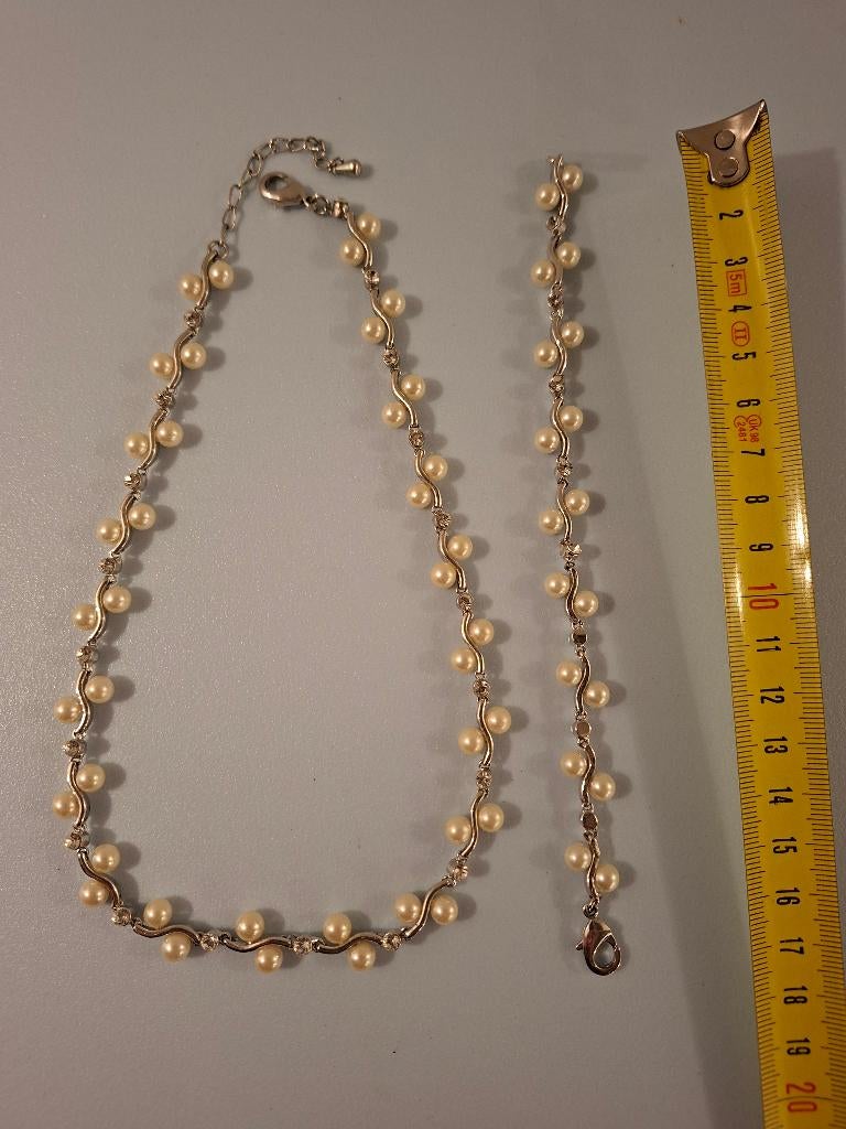 Pareltjes halsketting en armband, Overige materialen, Ophalen of Verzenden, Zilver, Verstelbaar