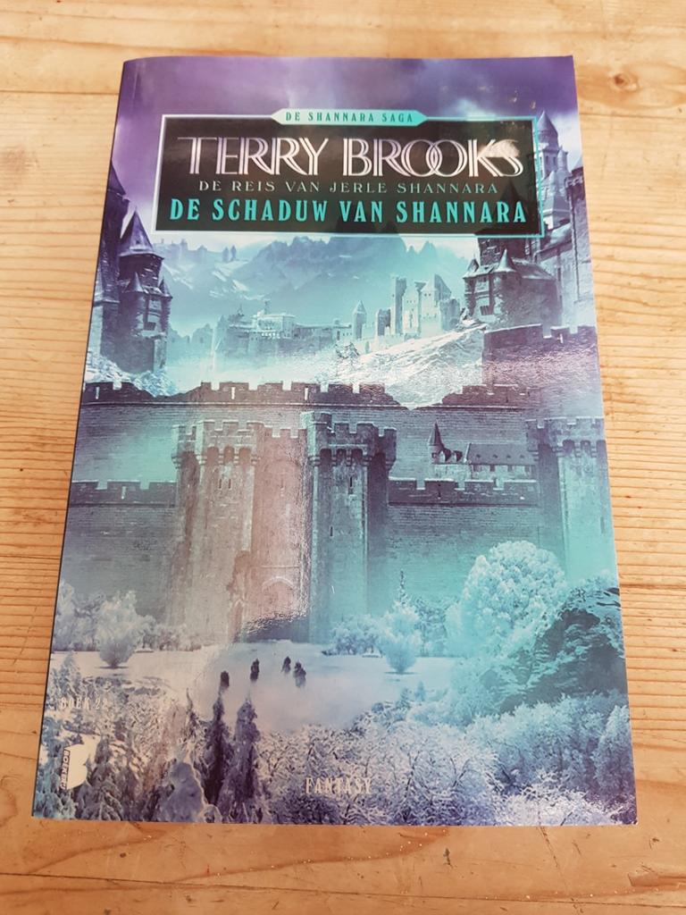 Terry Brooks 22 - De schaduw van Shannara, Ophalen of Verzenden, Zo goed als nieuw, Terry Brooks