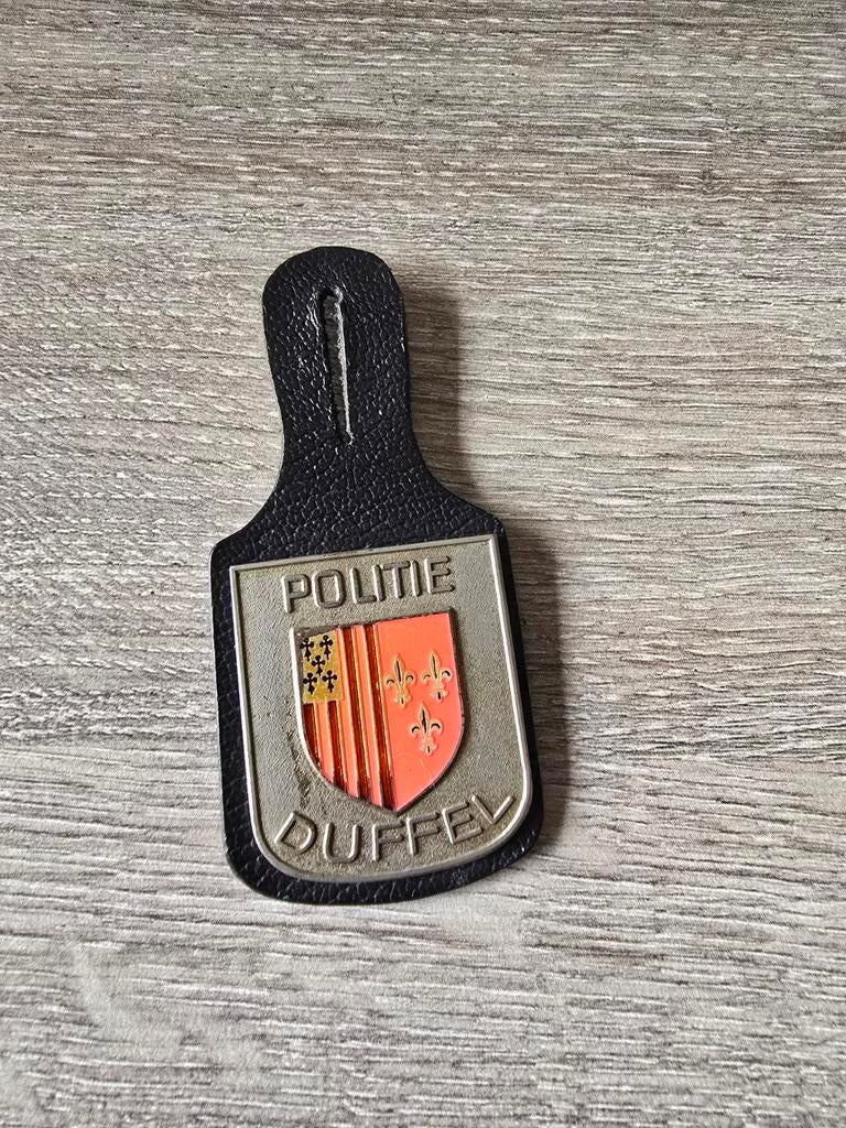 Porte-manteaux Police, Collections, Broches, Pins & Badges, Enlèvement ou Envoi