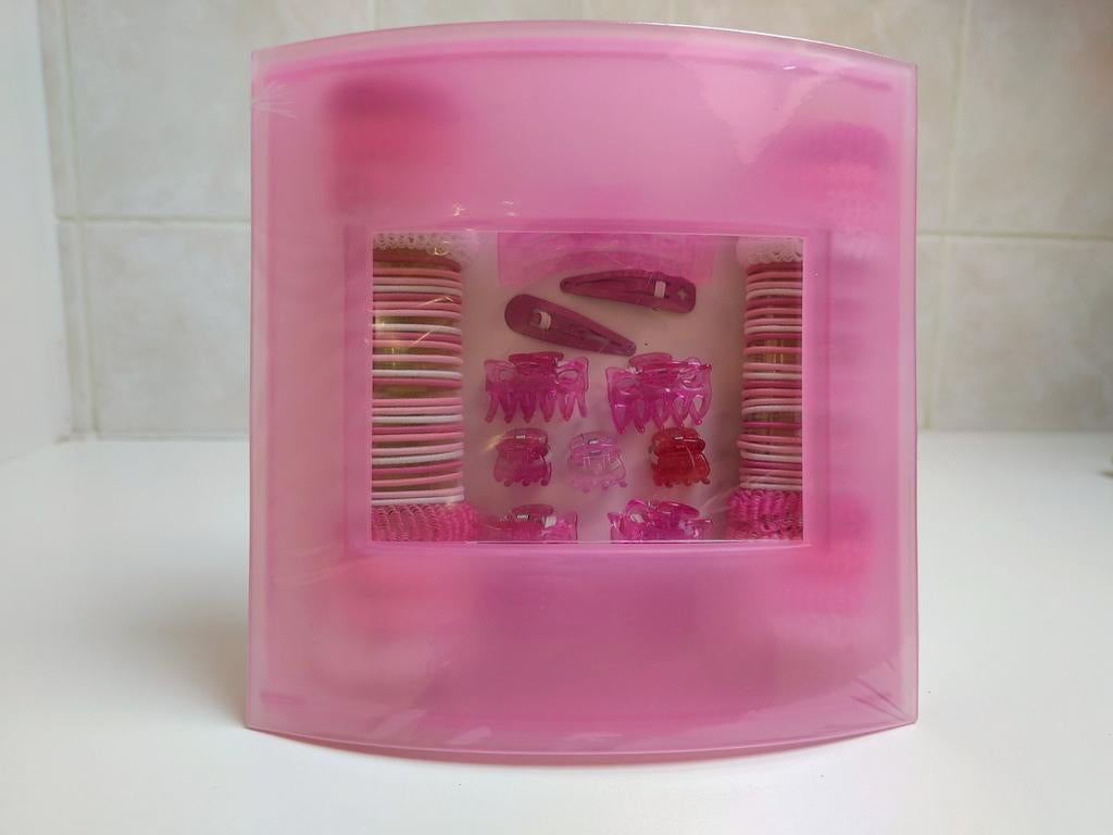 Cadre photo avec accessoires pour cheveux, 78 pièces, neuf., Enlèvement ou Envoi, Neuf, Synthétique