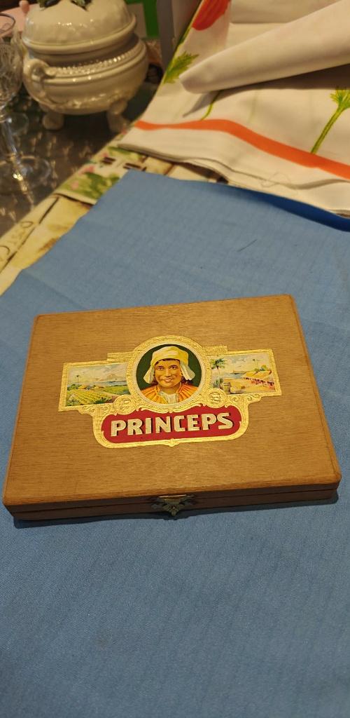 kistje sigaren Princeps in hout scharnier deksel, Enlèvement ou Envoi, Comme neuf, Boite à tabac ou Emballage