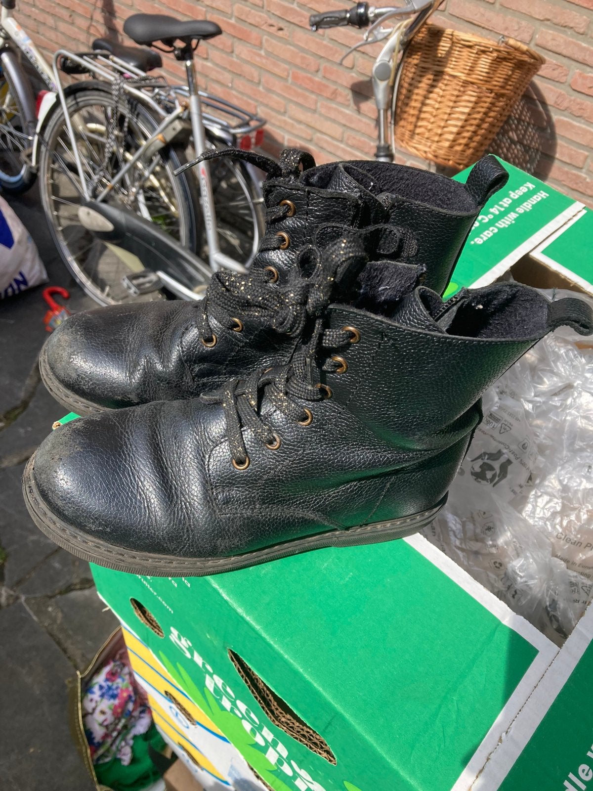 Kinder combat boots, Kinderen en Baby's, Kinderkleding | Schoenen en Sokken, Ophalen, Zo goed als nieuw