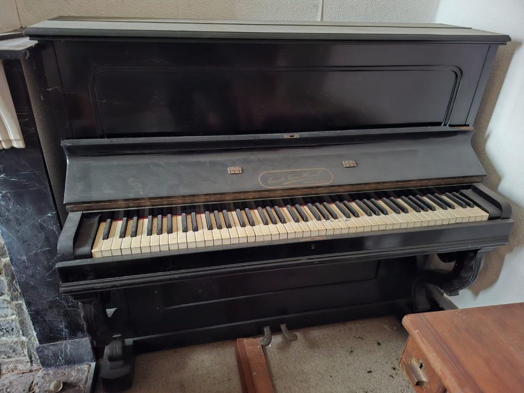 Oude piano, Muziek en Instrumenten, Piano's, Ophalen, Gebruikt, Zwart, Piano
