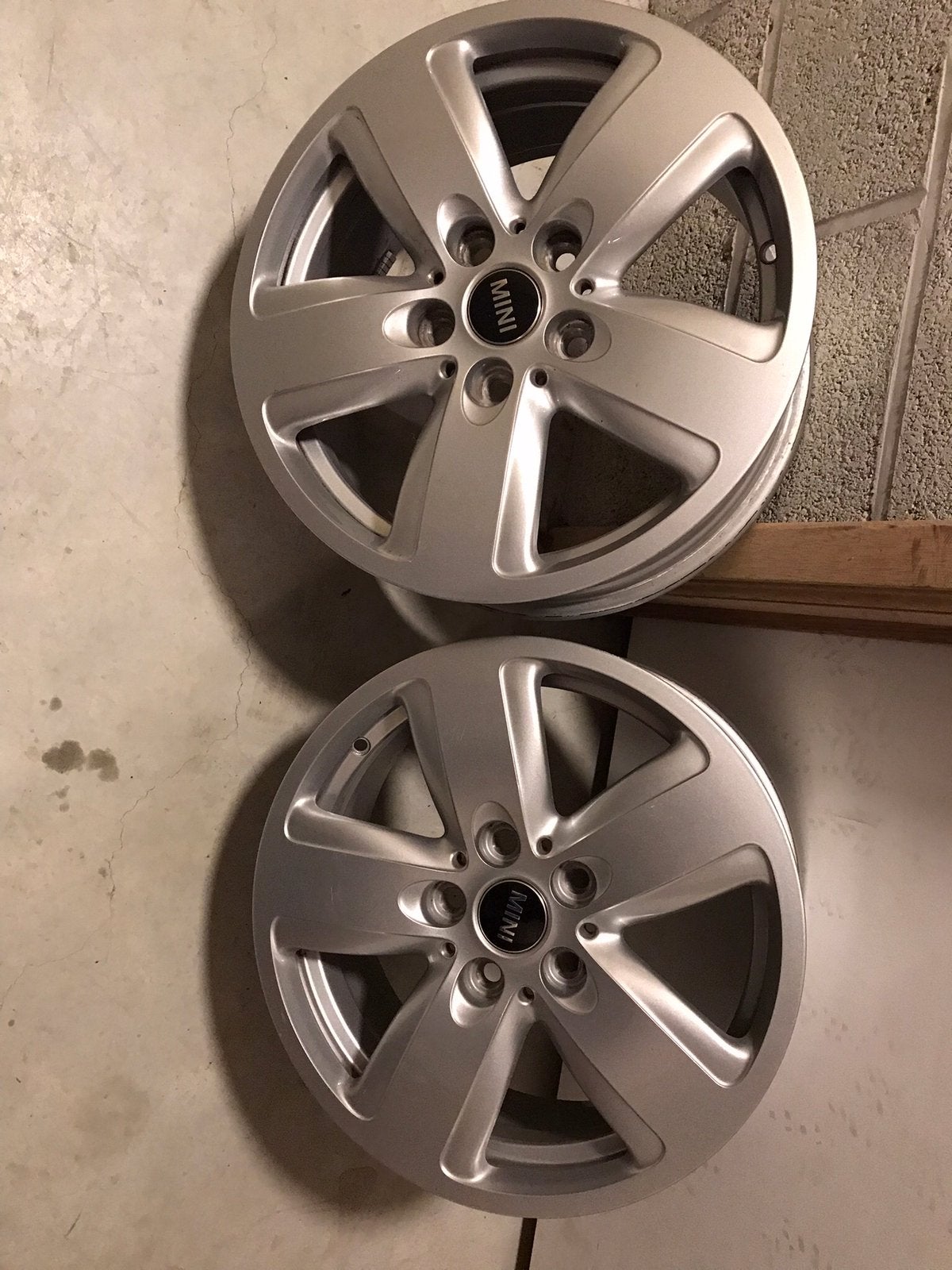 A vendre 2 jantes pour Mini Cooper Coutryman 2019 R60, Jante(s)