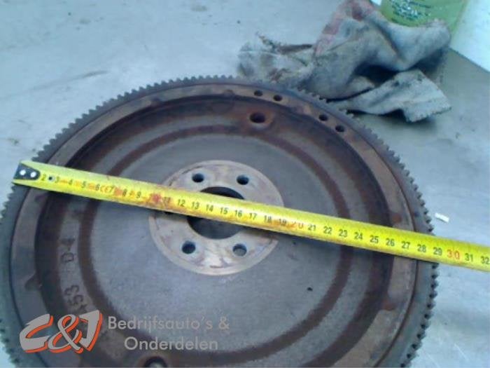 Volant moteur d'un Peugeot Partner, -, 3 mois de garantie, Utilisé, -