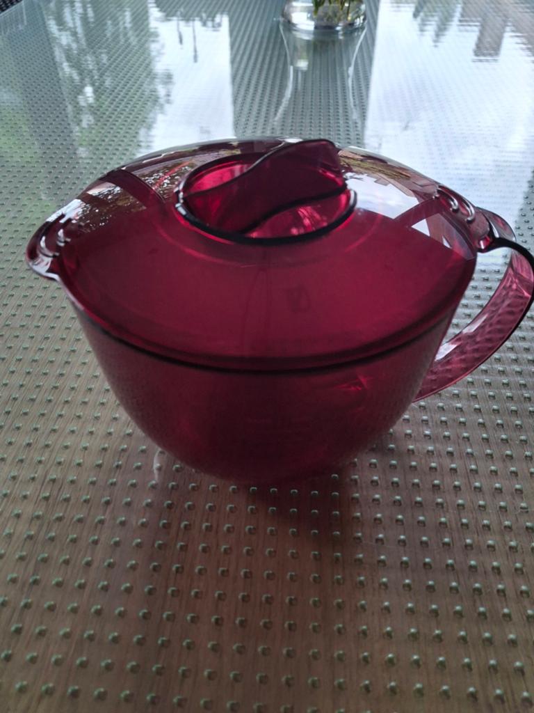 Tupperware microgolf kan 1.1 liter, Ophalen, Gebruikt, Rood, Beker of Kan