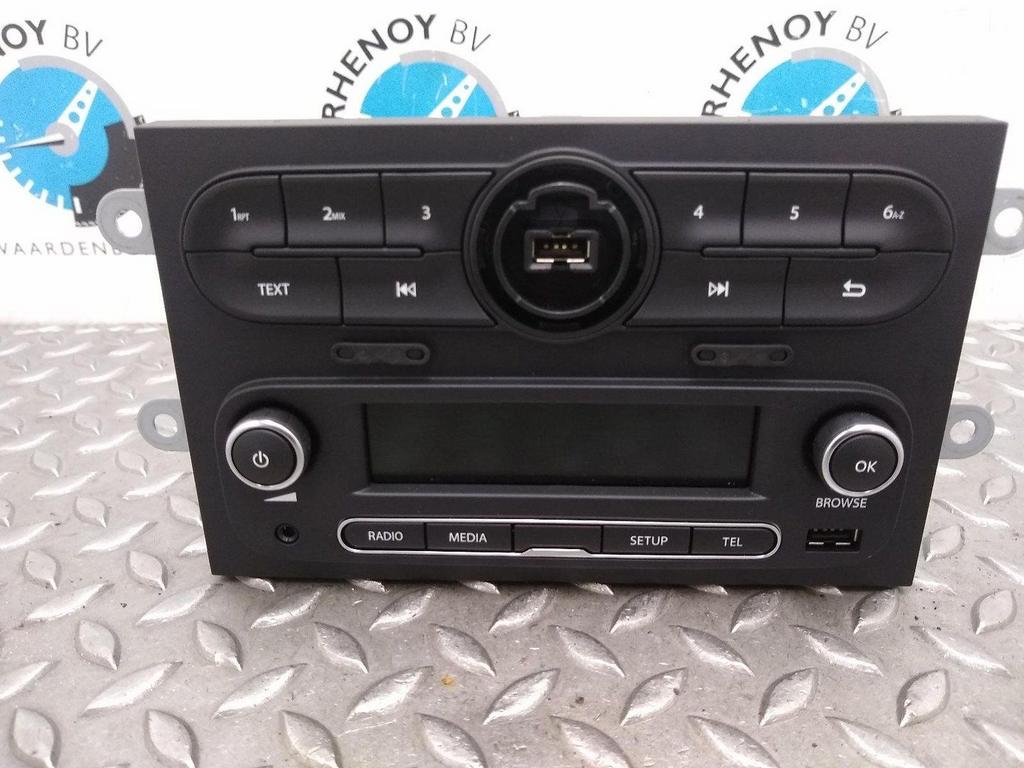 RENAULT TWINGO SPORT RADIO 2017, Enlèvement ou Envoi, Utilisé, Stiba membre