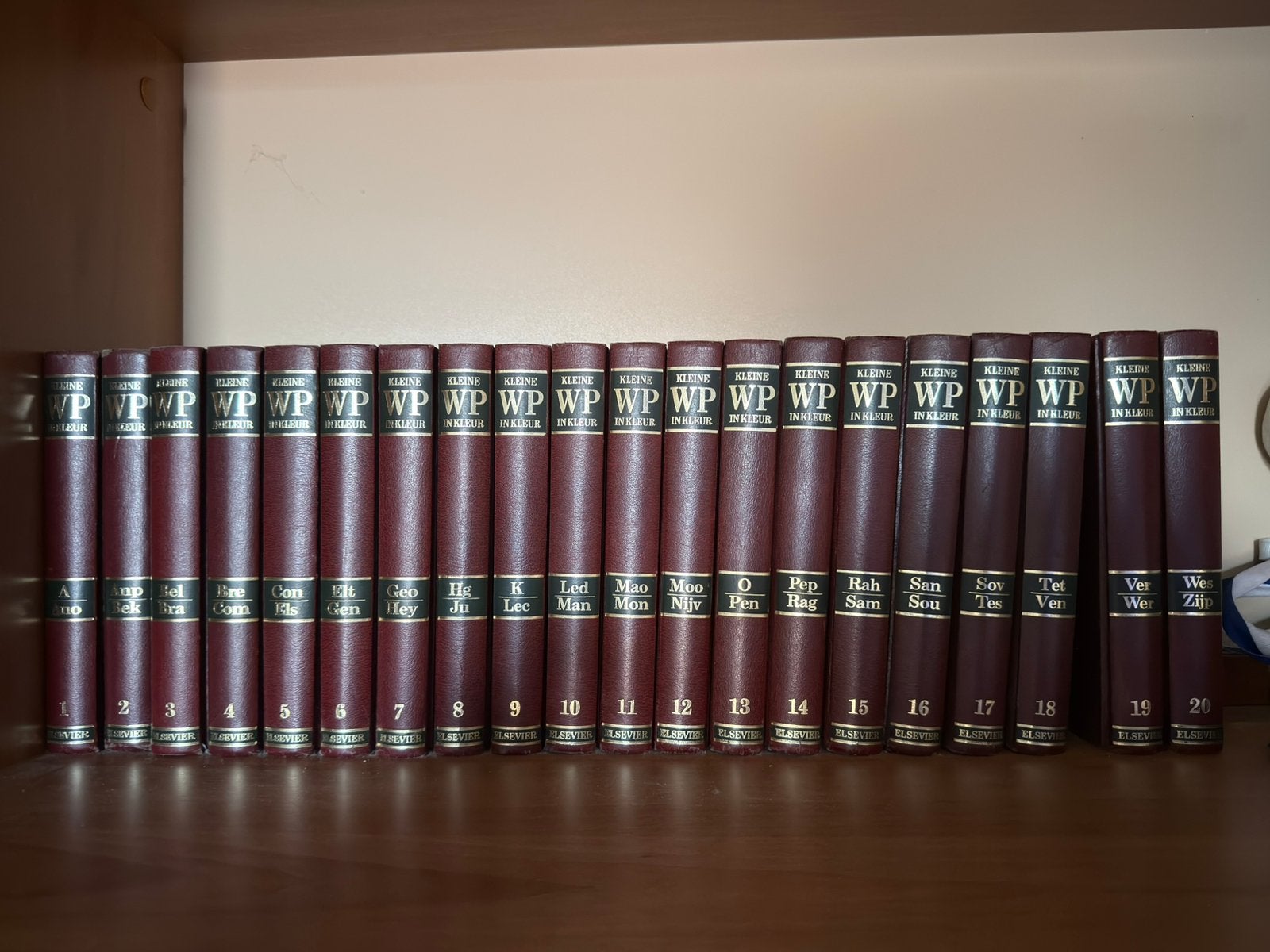 Encyclopedieën Elsevier Kleine Winkler Prins kleur, Boeken, Gelezen, Complete serie, Ophalen of Verzenden, Algemeen