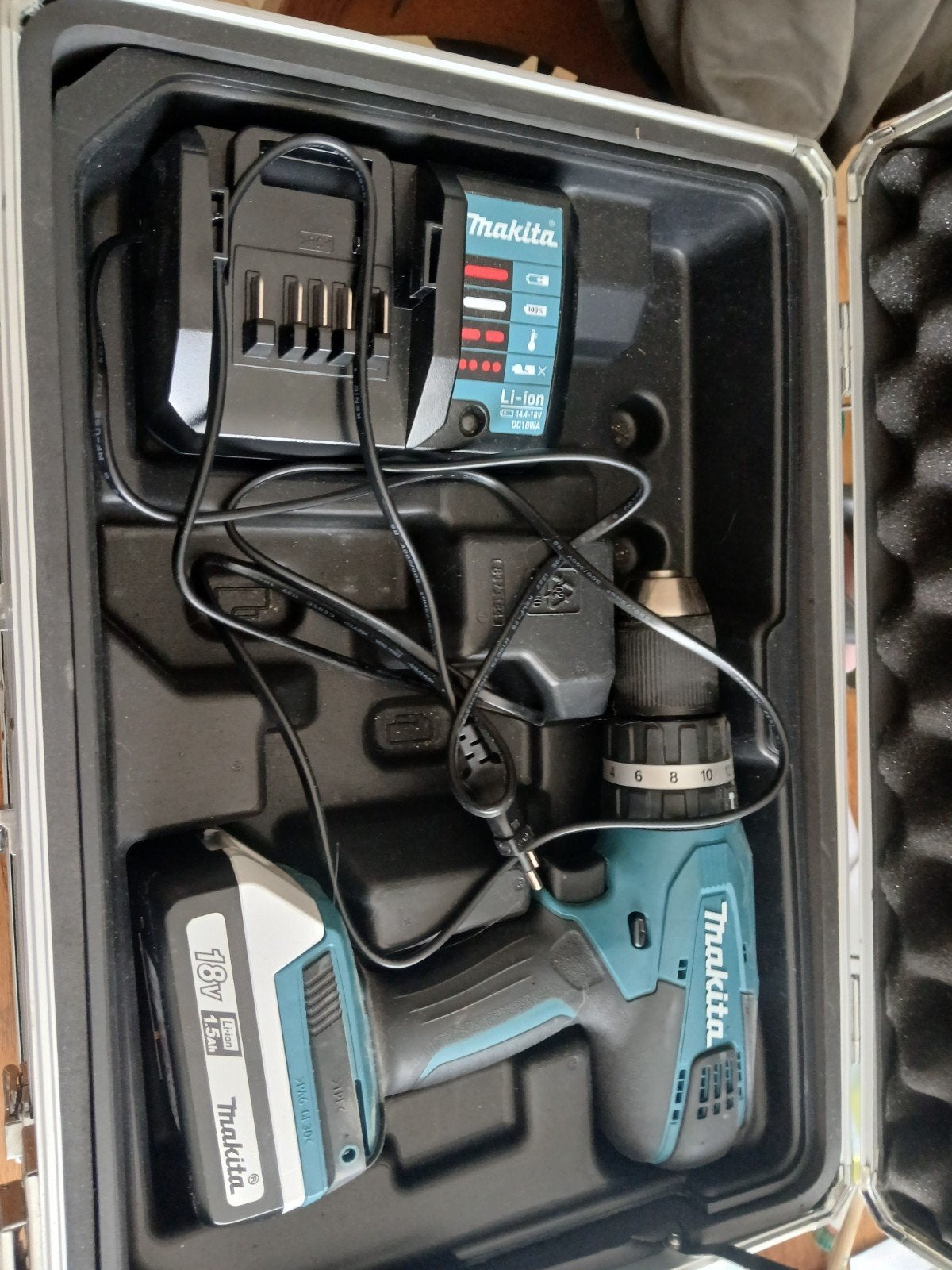makita vijsmachiene, Ophalen, Variabele snelheid, Minder dan 400 watt, Zo goed als nieuw