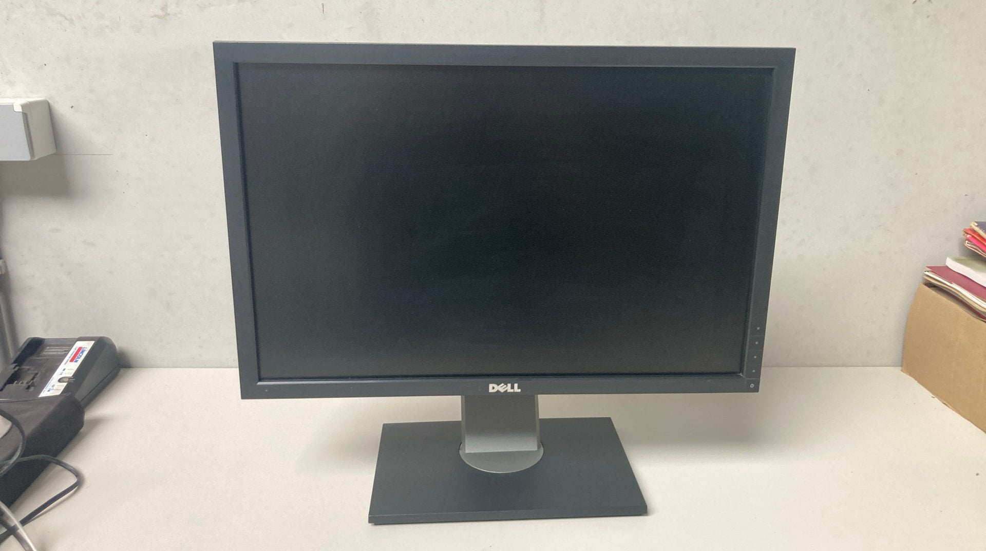 Dell monitor, Computers en Software, Ophalen, Zo goed als nieuw, In hoogte verstelbaar