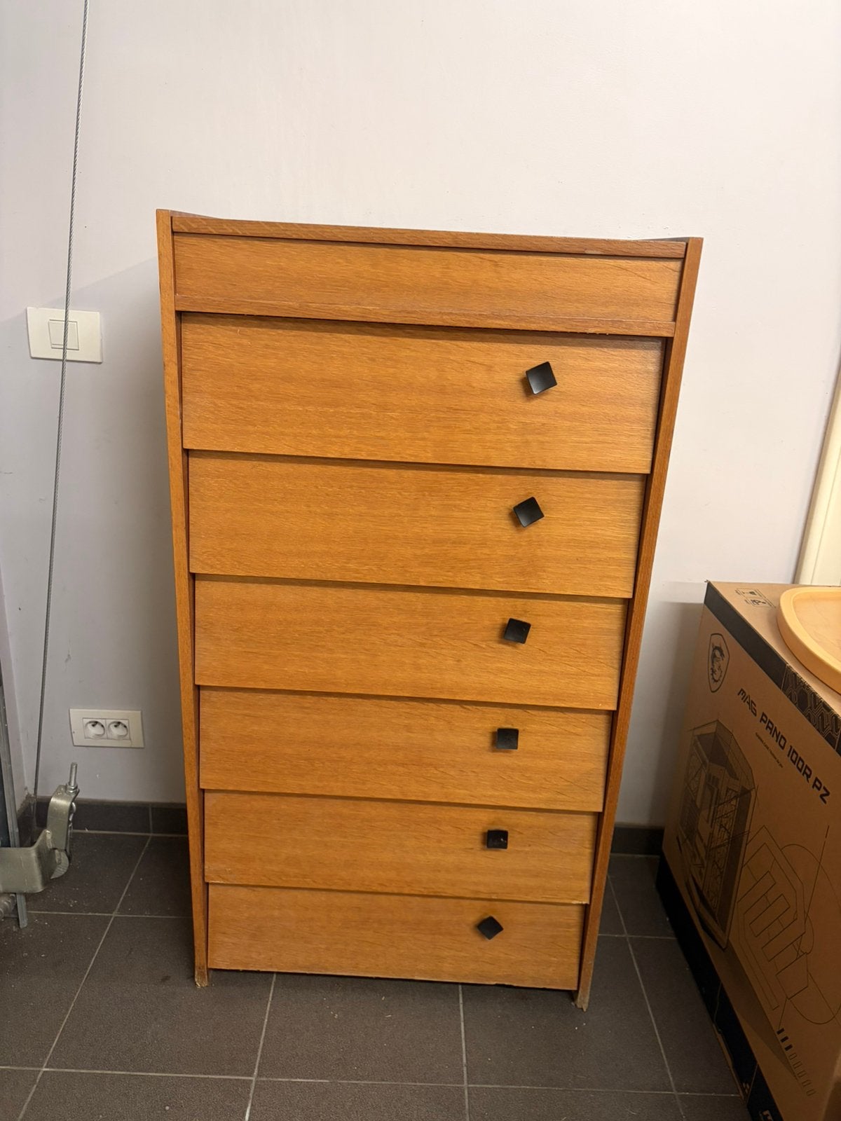 Schoenenkast, Enlèvement, Utilisé