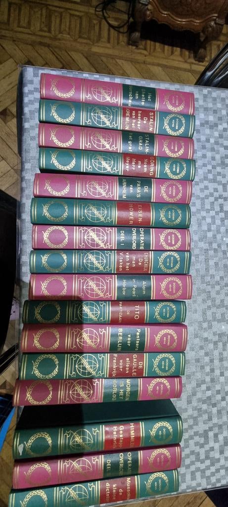 Dossier 40-45, Livres, Encyclopédies, Enlèvement