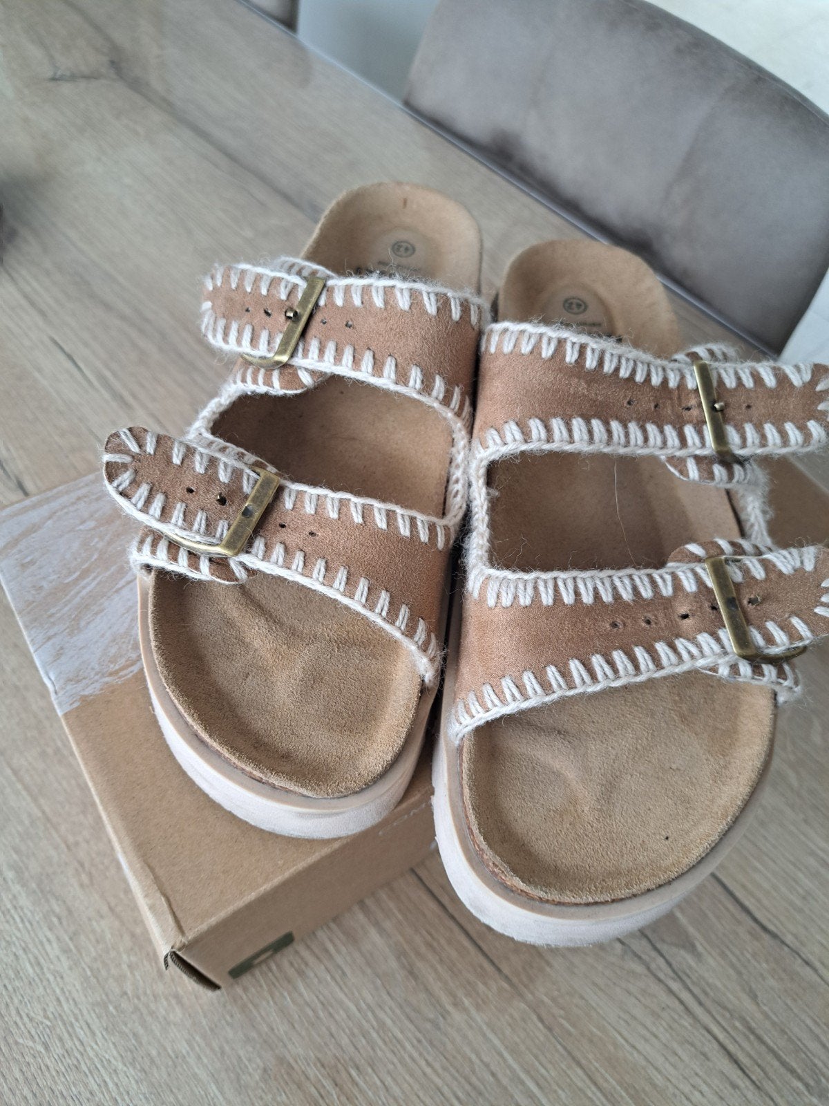 Sandales pour femmes, Vêtements | Femmes, Chaussures, Enlèvement