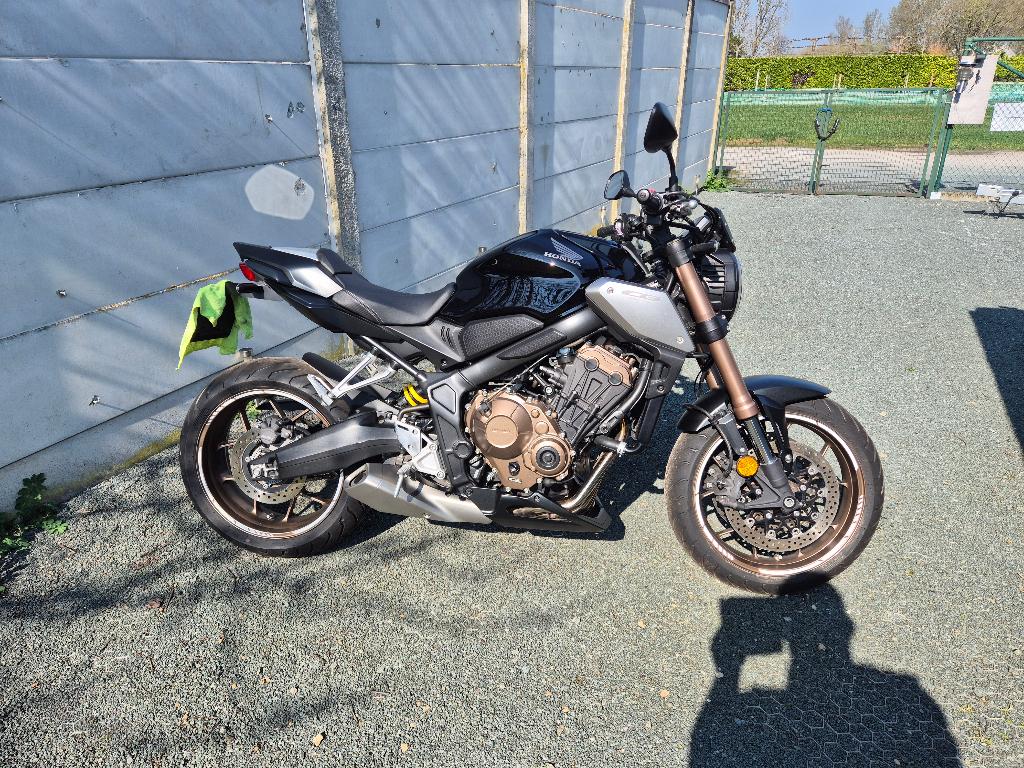 Sportieve CB650R, Permis Moto A, Plus de 35 kW, Contrôle de traction, 4 cylindres