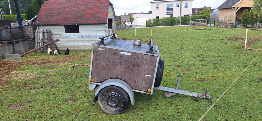 Kleine aanhangwagen te koop voor honden of schapen