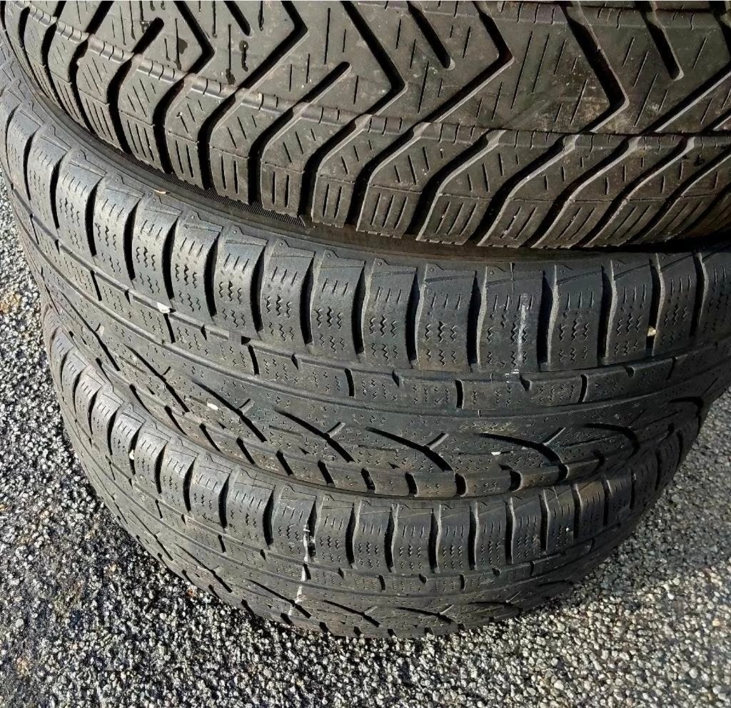 Roues hiver 205/55-16 d'une VW Golf, Autos : Pièces & Accessoires, Pneus et Jantes, Pneus hiver, 16 pouces, 205 mm