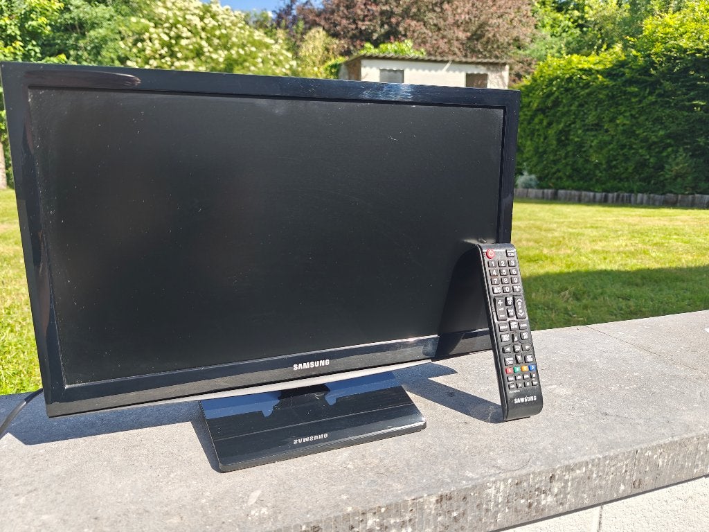 TV Samsung 19" UE19H4000AW – Télécommande incluse, TV, Hi-fi & Vidéo, LED, 40 à 60 cm, HD Ready (720p), Comme neuf