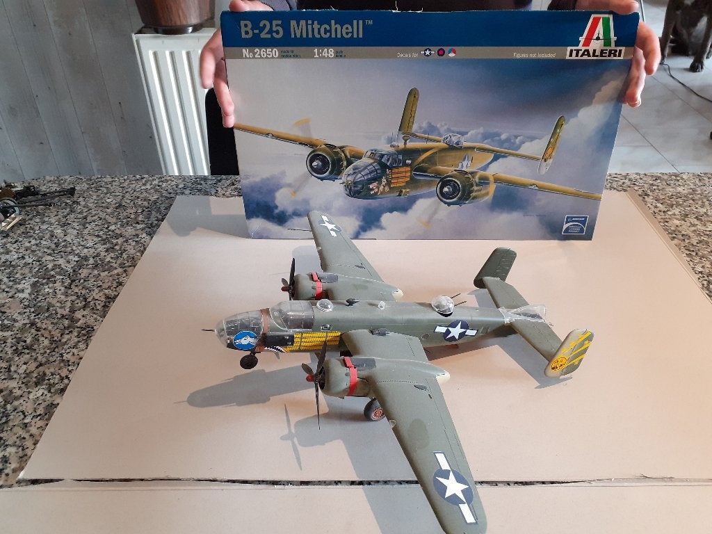 Maquette montée Bombardier B-25 Mitchell - 1/48 Italeri, Plus grand que 1:72, Italeri, Comme neuf, Enlèvement