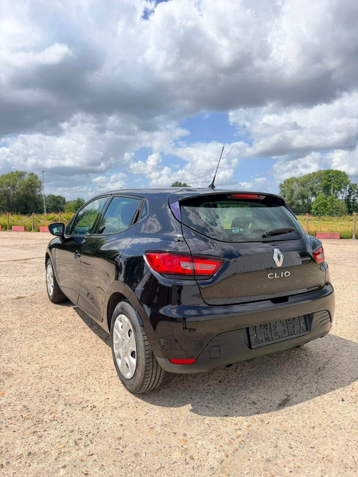 Renault Clio 1.2 Benzine – 2015 – 5 Deuren, Euro 5, Zwart, Zwart, Bedrijf