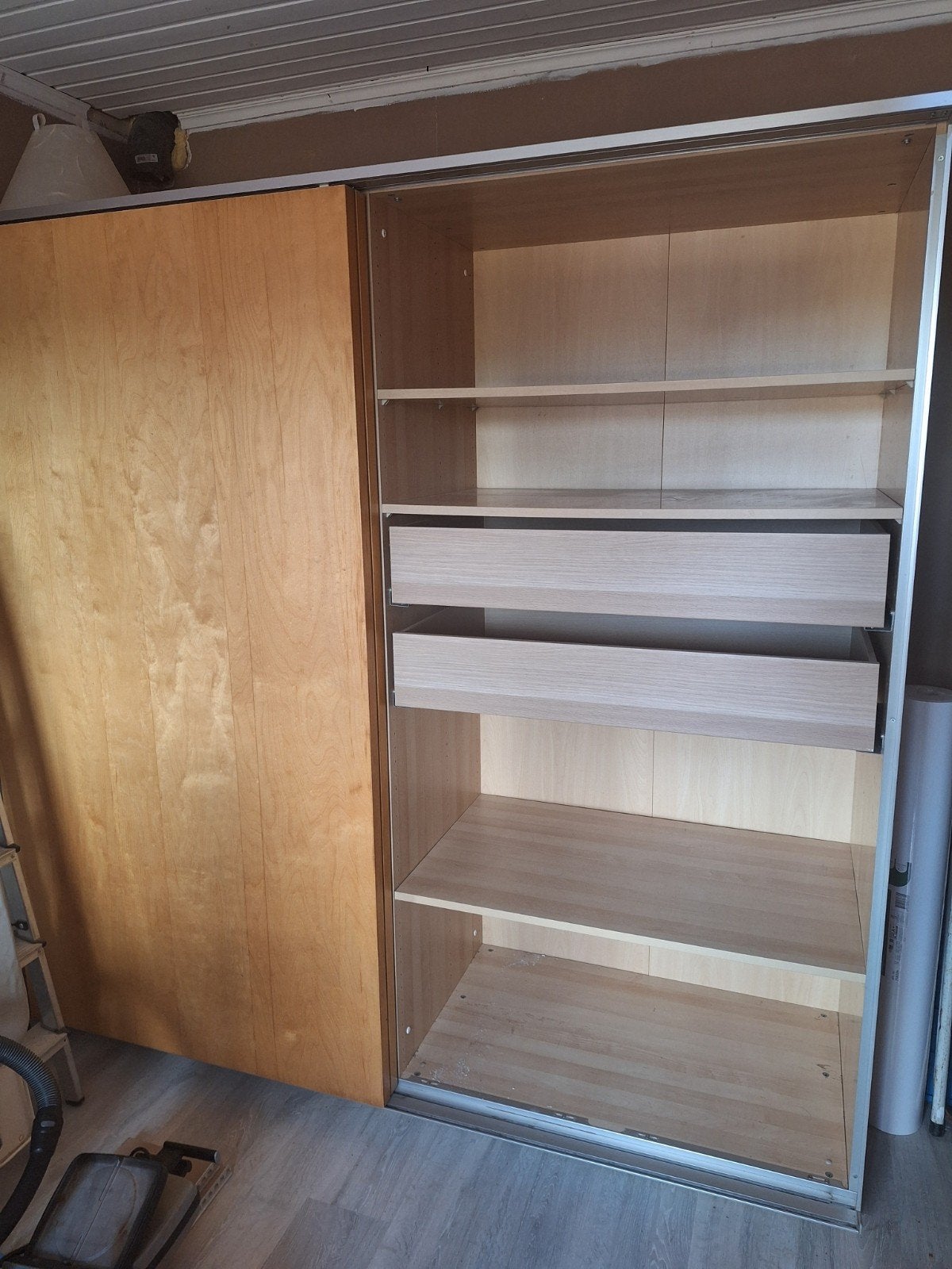 Stevige kast met verschillende doelen, Ophalen, 200 cm of meer, Schuifdeuren, Meerdere deuren