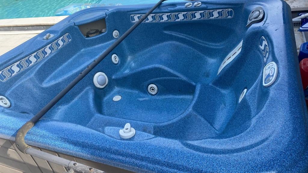 Le jacuzzi peut être récupéré gratuitement, Enlèvement, Utilisé