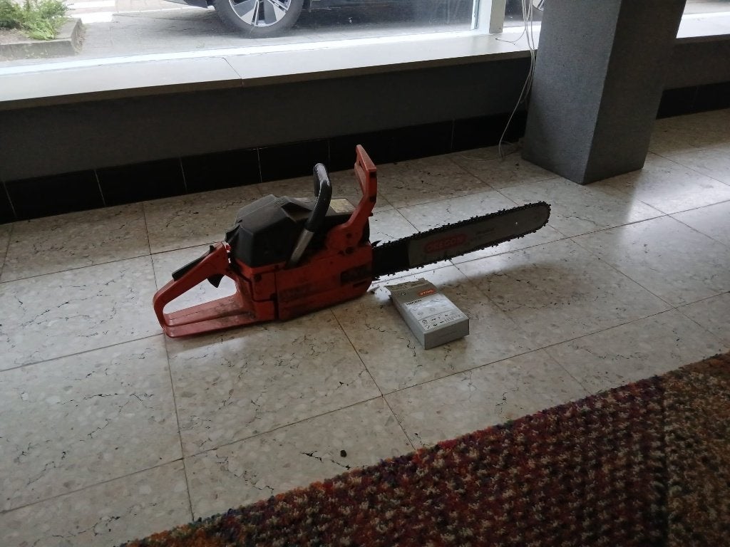 Husqvanna kettingzaag, Enlèvement, Utilisé, Tronçonneuse, Husqvarna